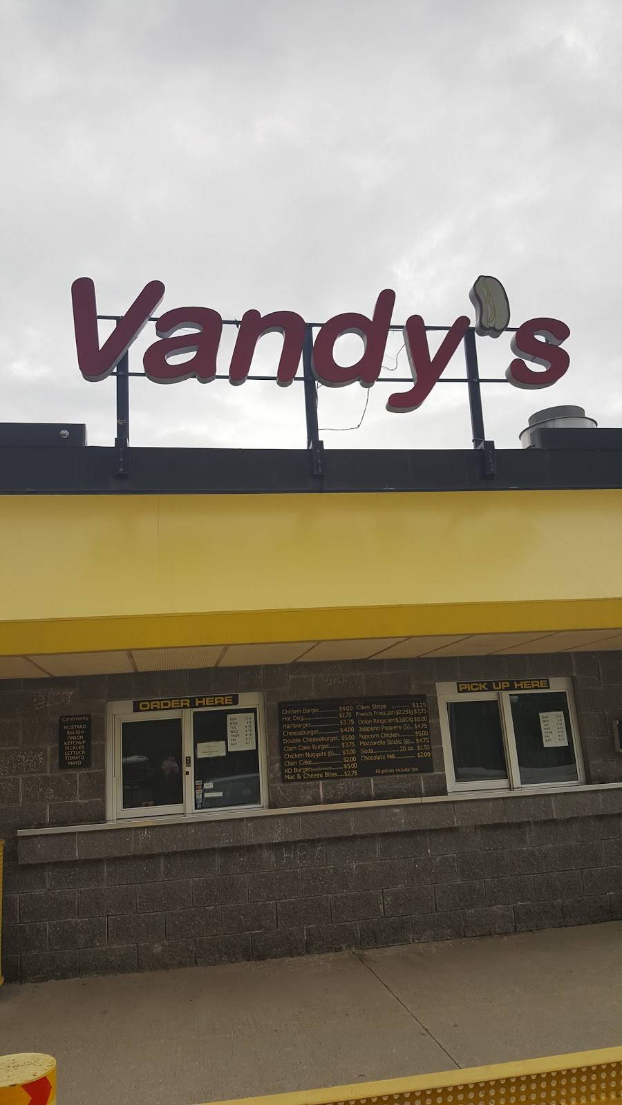 Vandys | restaurant | 33 Old Alfred Rd, East Waterboro, ME 04030, USA | 2072472500 OR +1 207-247-2500