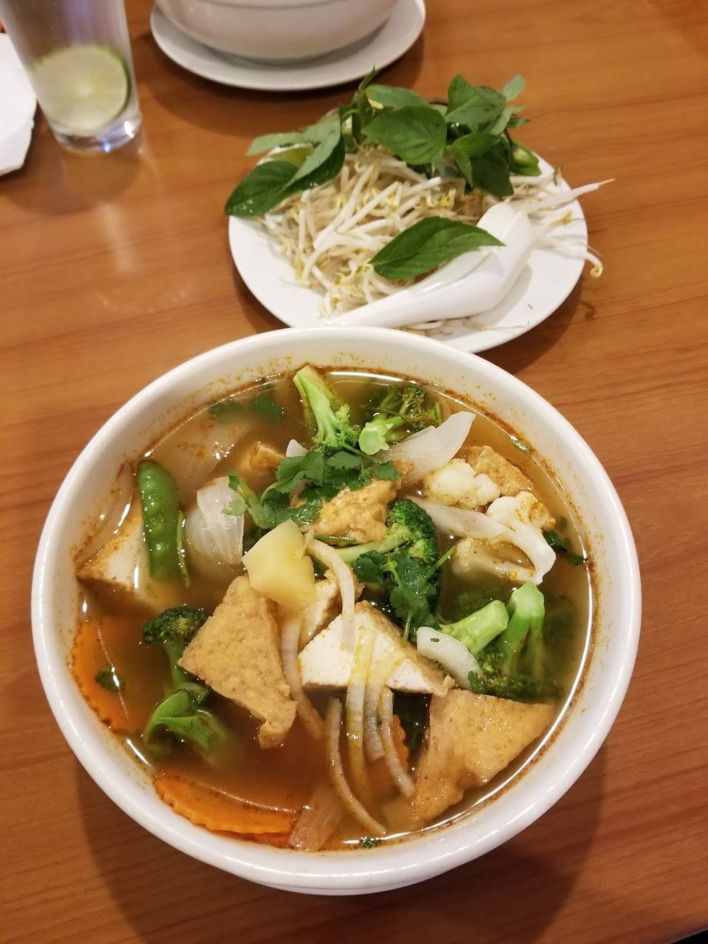 Miss Saigon Restaurant | restaurant | 560 N Washington Blvd Ste E, Sarasota, FL 34236, USA | 9419554662 OR +1 941-955-4662