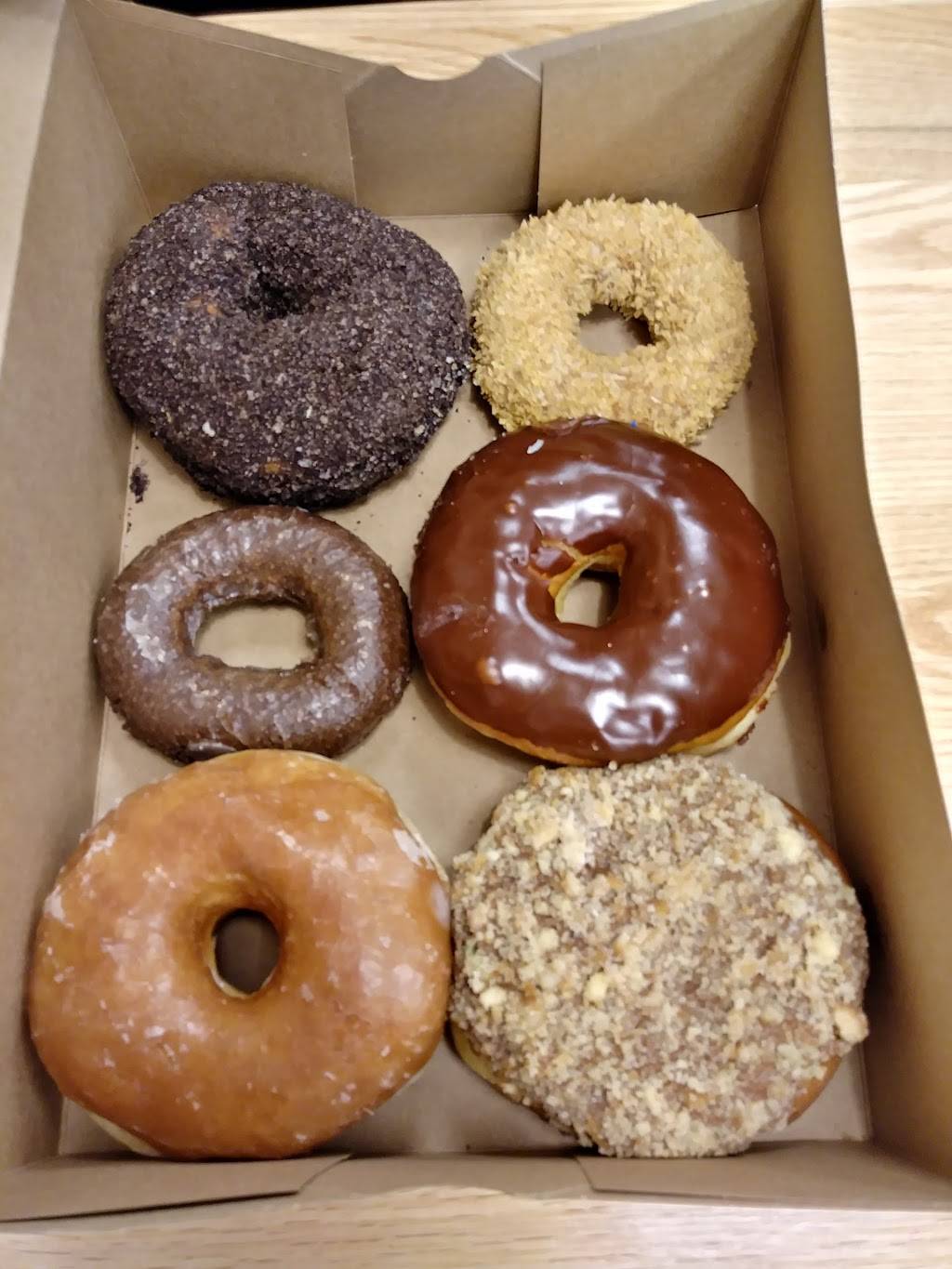 Dandee Donuts Factory | bakery | 102 N 28th Ave, Hollywood, FL 33020, USA | 9549291118 OR +1 954-929-1118