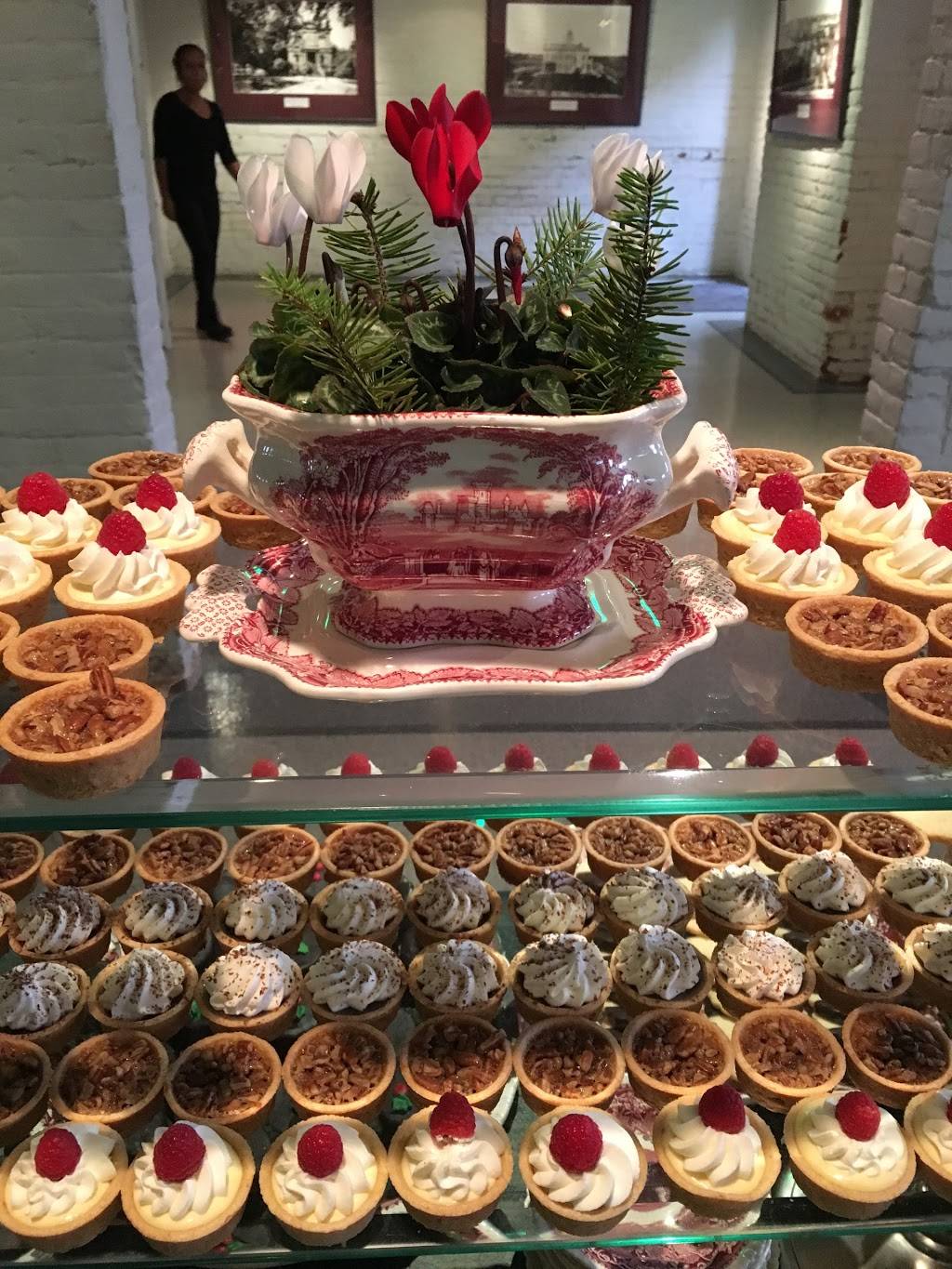 Greens on Tenth | cafe | 953 10th St, Modesto, CA 95354, USA | 2095721700 OR +1 209-572-1700