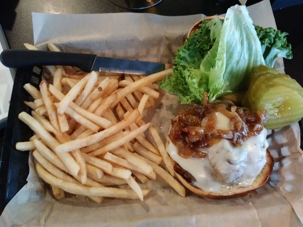 Mr. Brews Taphouse | restaurant | 5271 High Crossing Blvd, Madison, WI 53718, USA | 6084225424 OR +1 608-422-5424