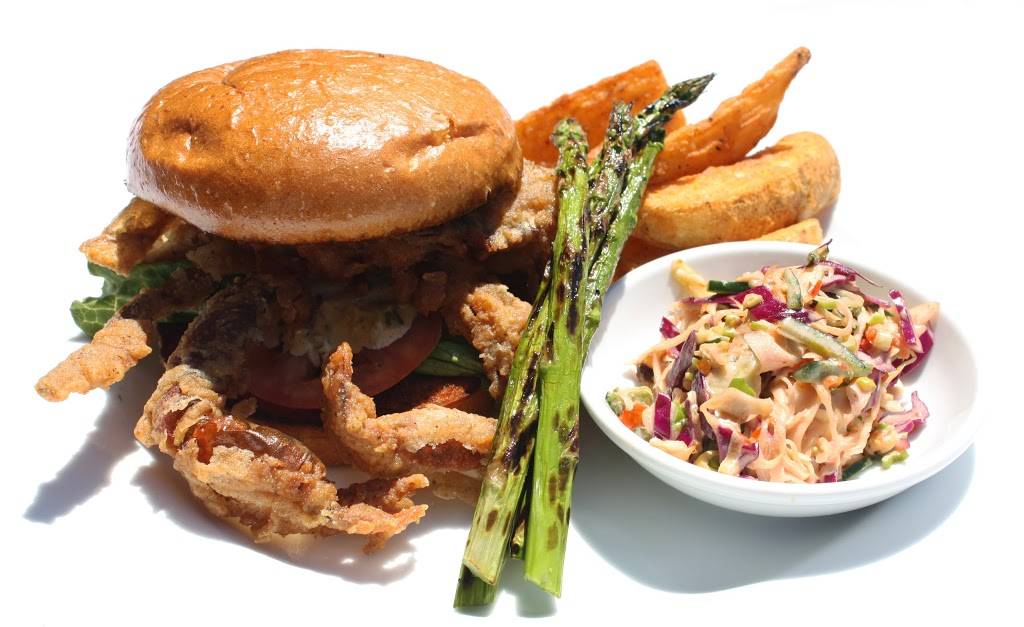 The Golf Club at South River | restaurant | 3451 Solomons Island Rd, Edgewater, MD 21037, USA | 4107985865 OR +1 410-798-5865