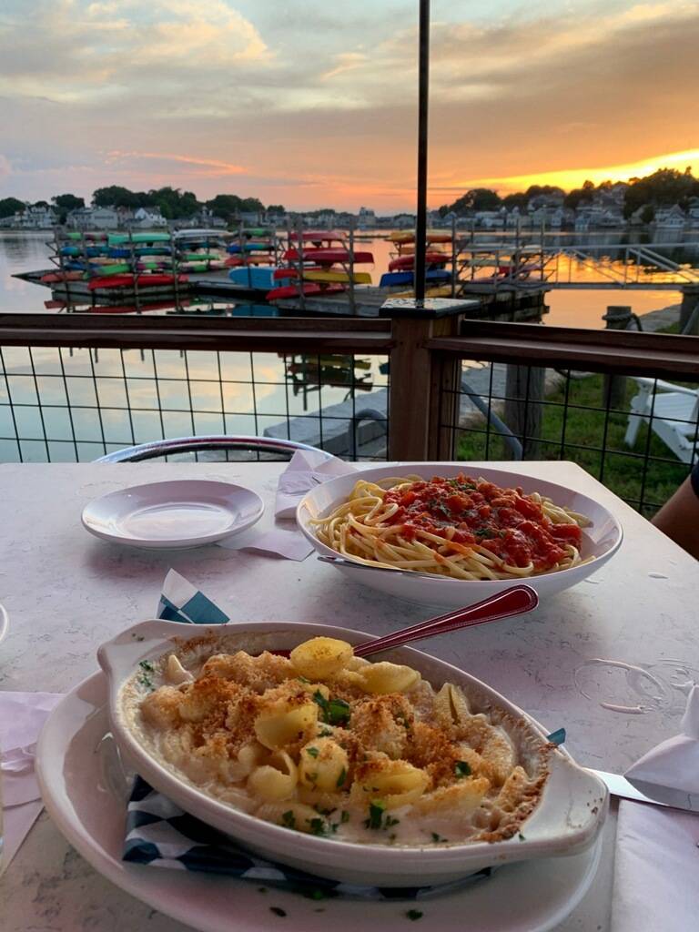 Red Sky Hull at Steamboat Wharf Marina | restaurant | 48 George Washington Blvd, Hull, MA 02045, USA | 7817731238 OR +1 781-773-1238