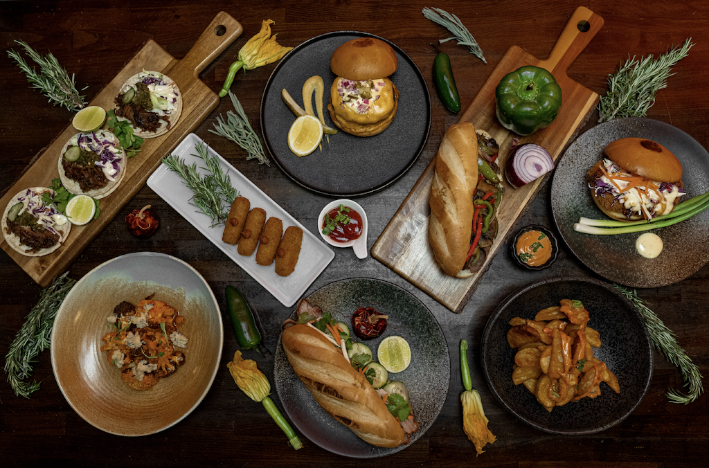 Six10 Kitchen | meal takeaway | 610 E Naples Dr, Las Vegas, NV 89119, USA | 7024632589 OR +1 702-463-2589