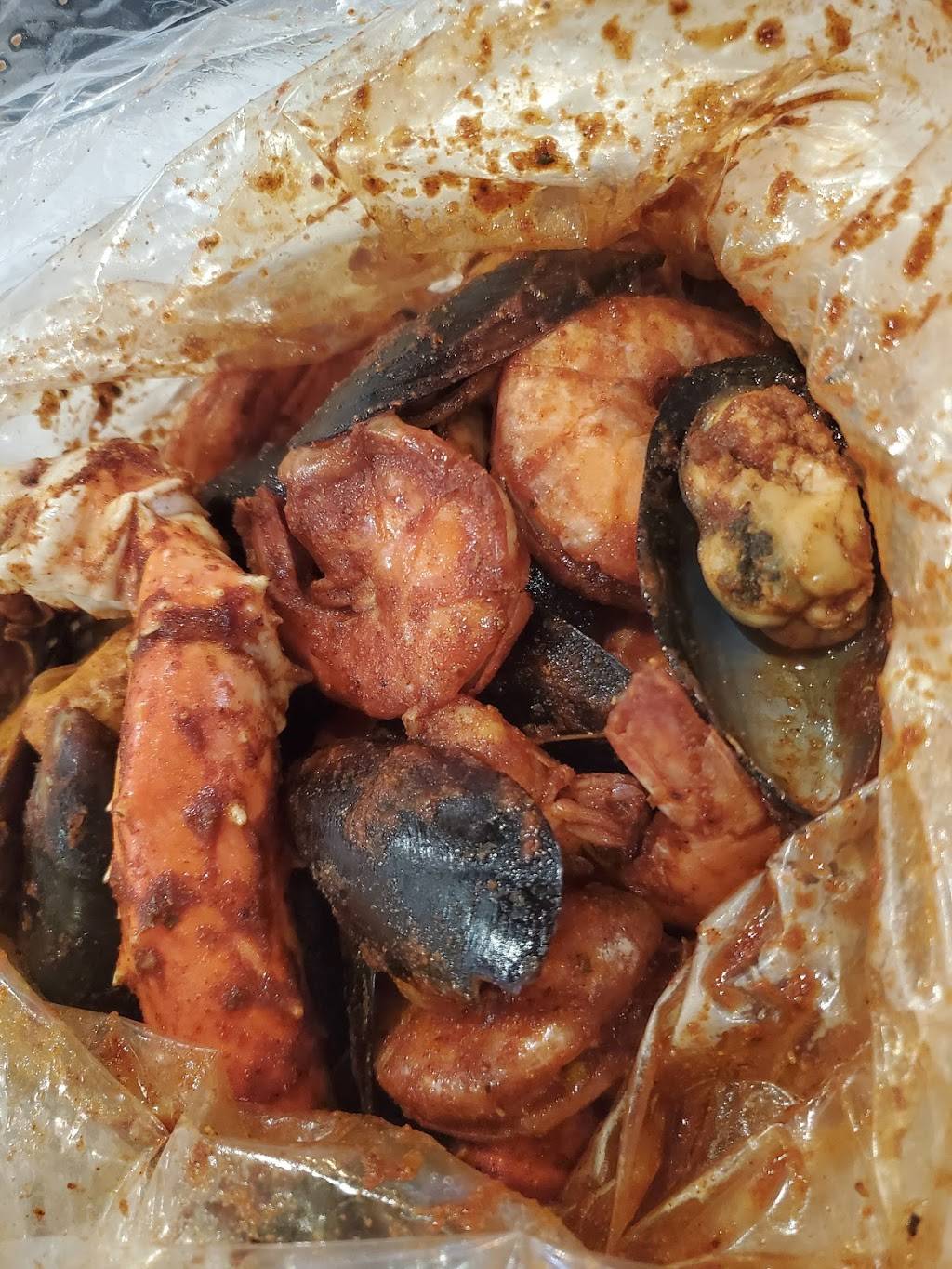 The Kickin Crab | restaurant | 482 N Main St Ste 102, Corona, CA 92880, USA | 9512561495 OR +1 951-256-1495