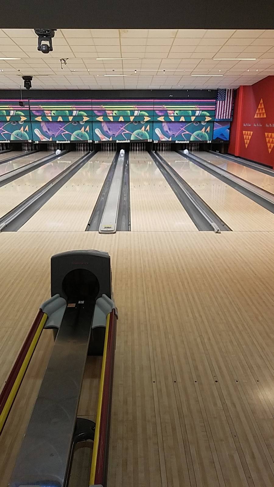 King Pin Bowl & Ale House | restaurant | 1022 S Main St, West Bend, WI 53095, USA | 2623347311 OR +1 262-334-7311