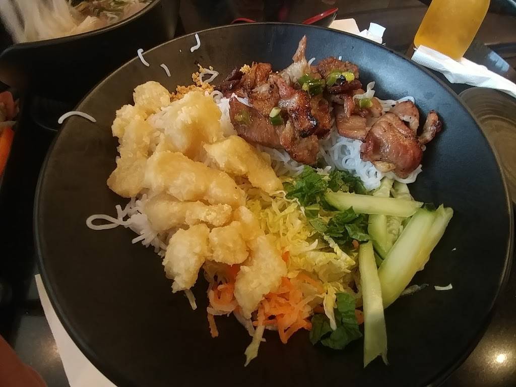 Wow Pho | restaurant | 110 Hidden Valley Pkwy, Norco, CA 92860, USA | 9518088789 OR +1 951-808-8789