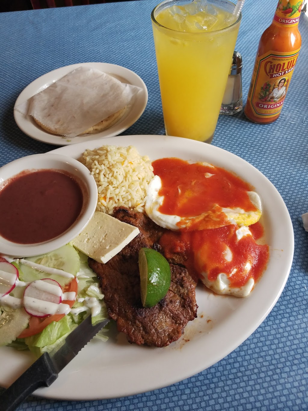 Sta Clara Restaurant Bar | restaurant | 1609 Bank St, Baltimore, MD 21231, USA | 4105220245 OR +1 410-522-0245