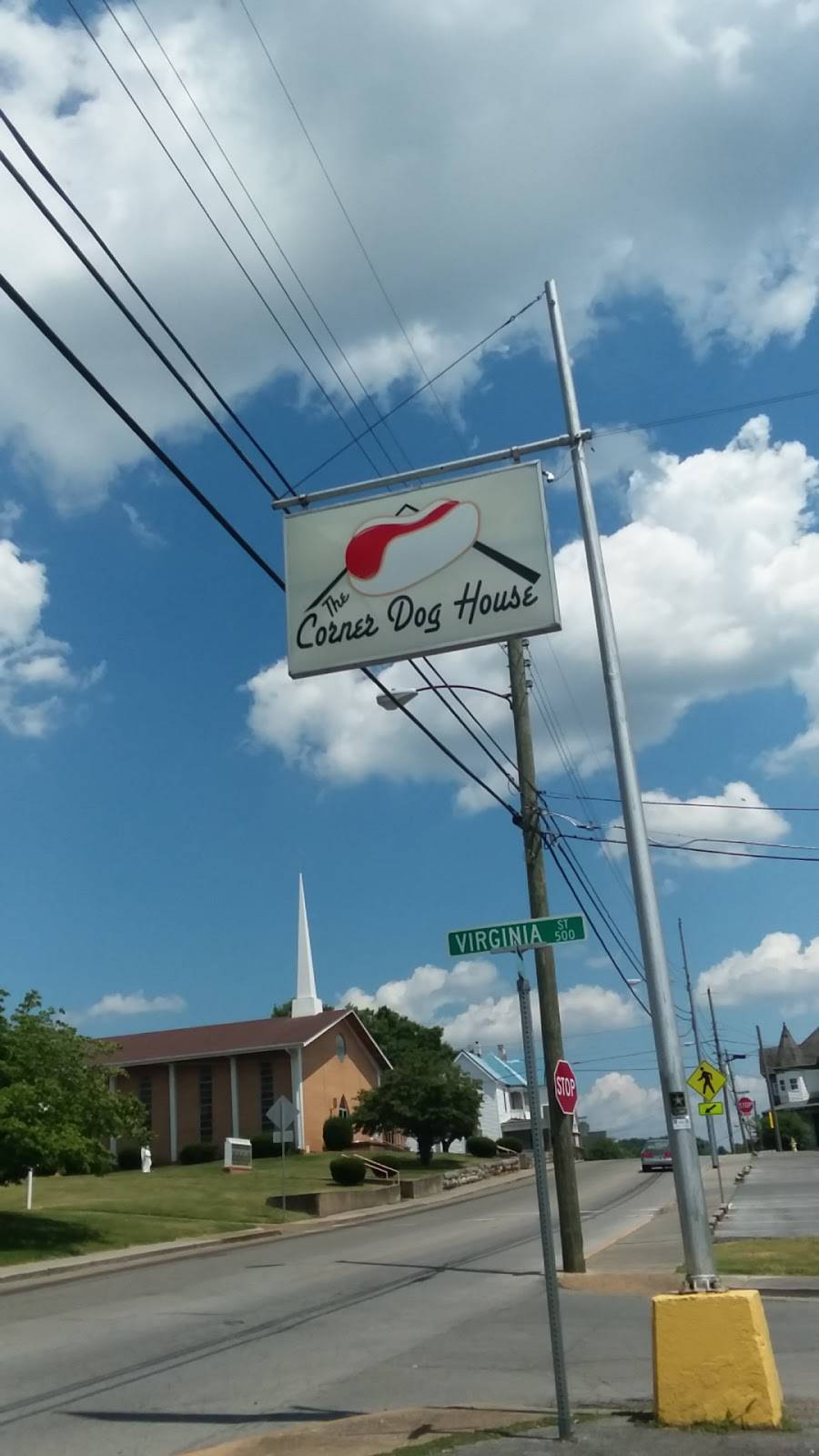 Corner Dog House | restaurant | 102 E Mary St, Bristol, VA 24201, USA | 2766692231 OR +1 276-669-2231
