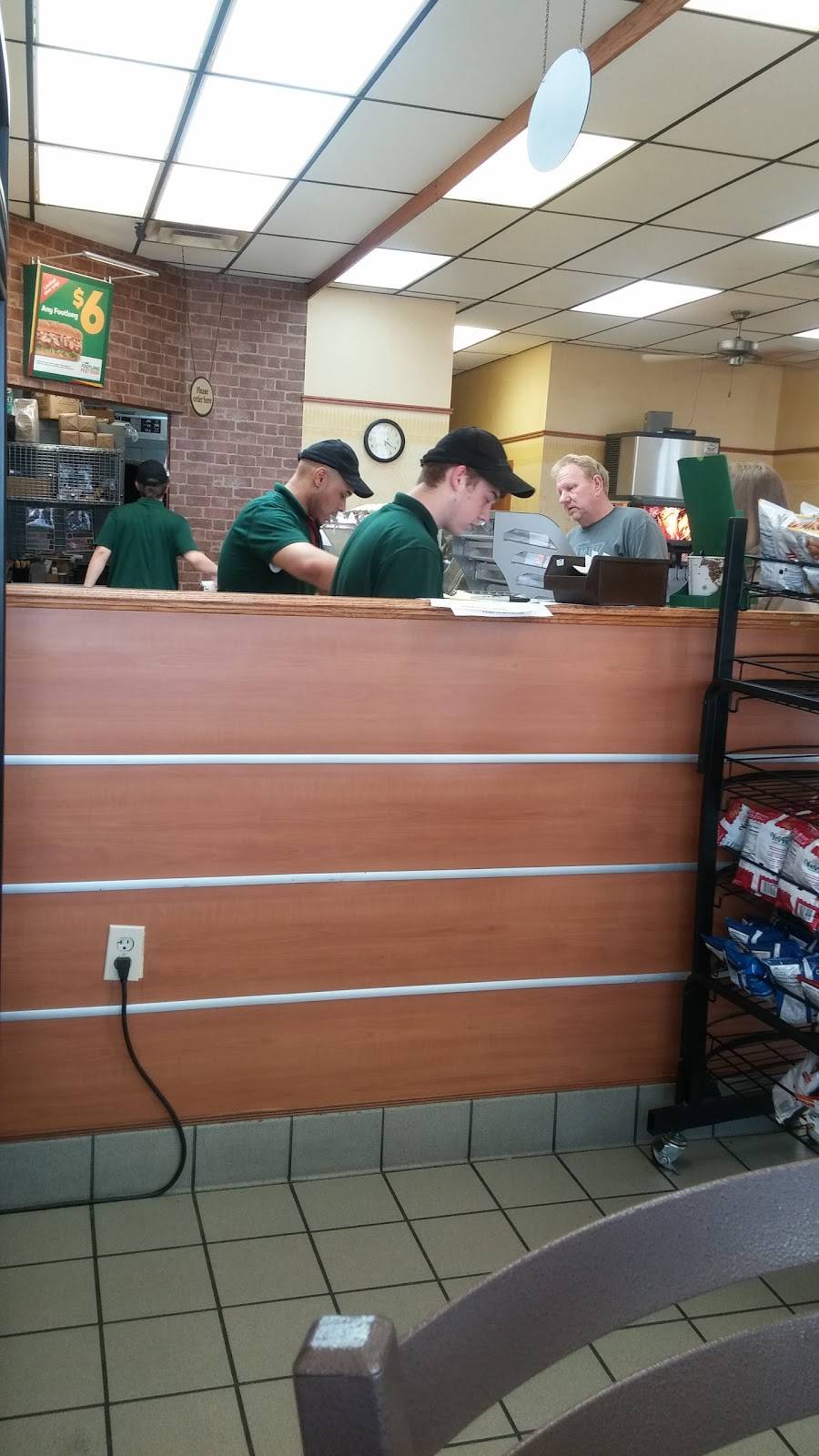 Subway | restaurant | 2125 Edsel Ln NW, Corydon, IN 47112, USA | 8127388484 OR +1 812-738-8484