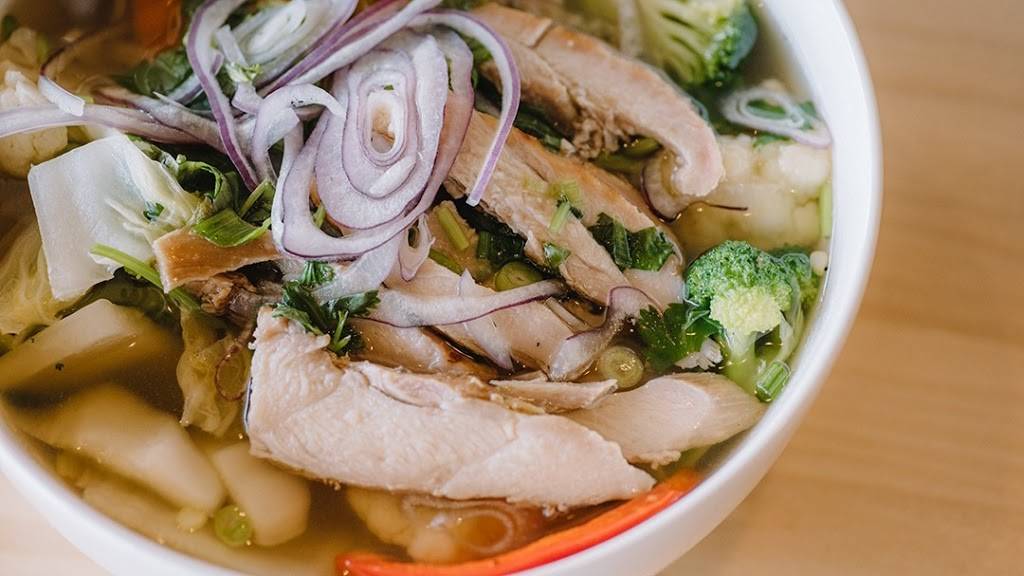 The Pho Spoon | restaurant | 9360 N Sam Houston Pkwy E #400, Humble, TX 77396, USA | 2817410277 OR +1 281-741-0277