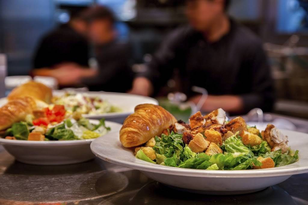 Charlestons Restaurant | restaurant | 1623 S Stapley Dr, Mesa, AZ 85204, USA | 4806359500 OR +1 480-635-9500