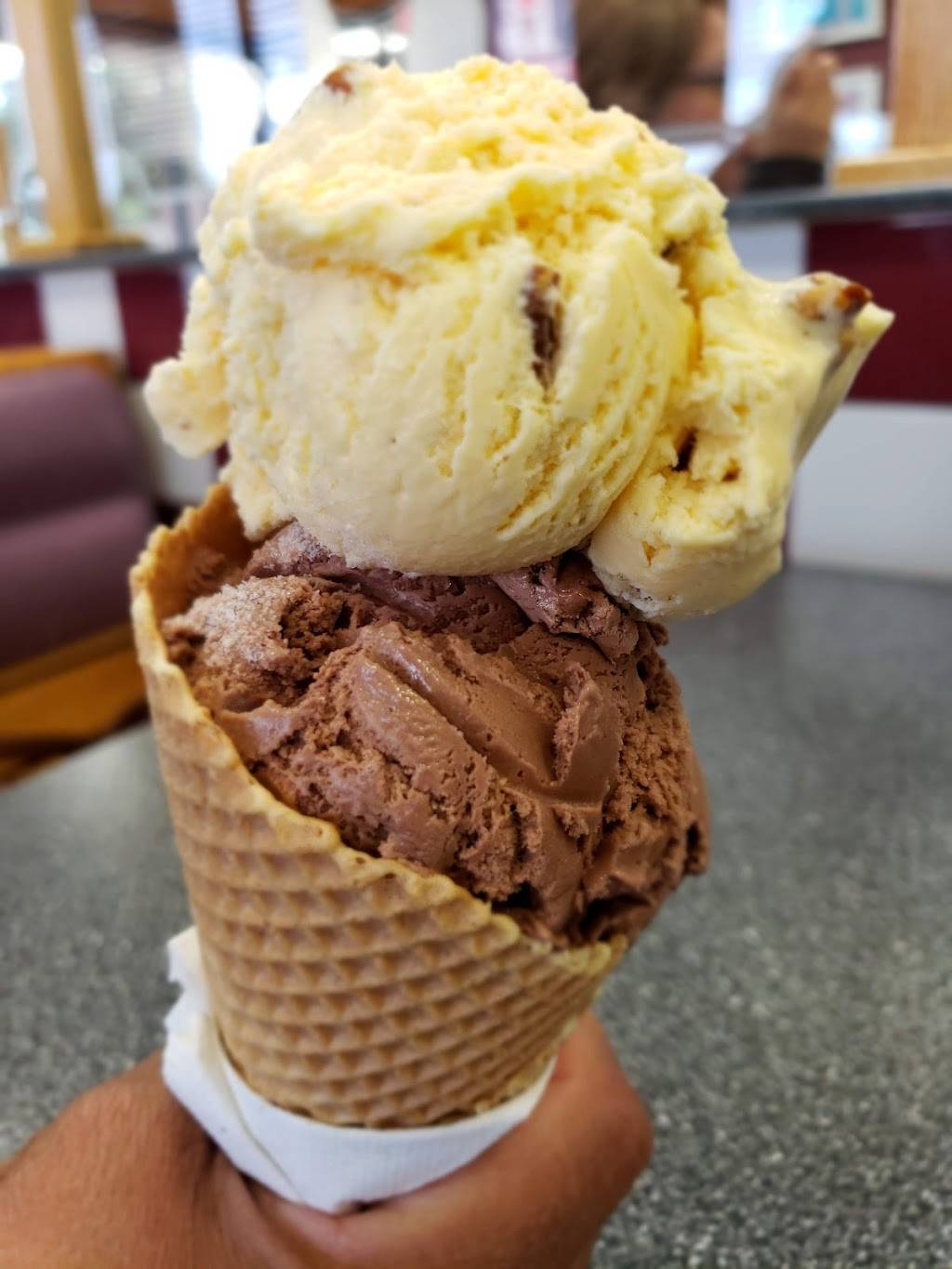 Braums Ice Cream & Burger Restaurant | restaurant | 500 E Hwy #303, Grand Prairie, TX 75051, USA | 9722639709 OR +1 972-263-9709