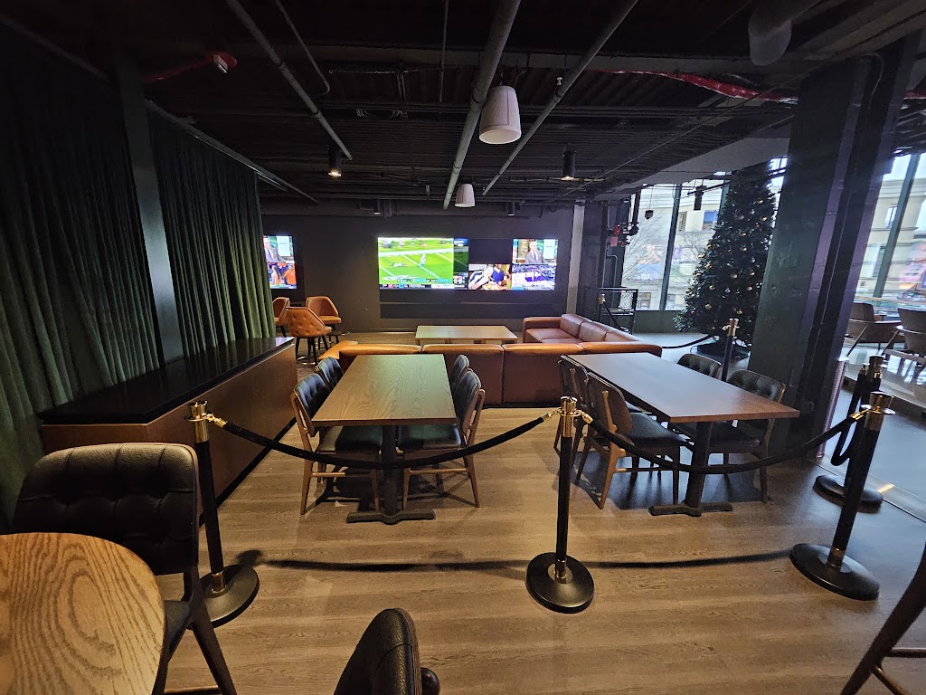 DraftKings Sportsbook at Wrigley Field | restaurant | 1012 W Addison St, Chicago, IL 60613, USA | 7737396596 OR +1 773-739-6596