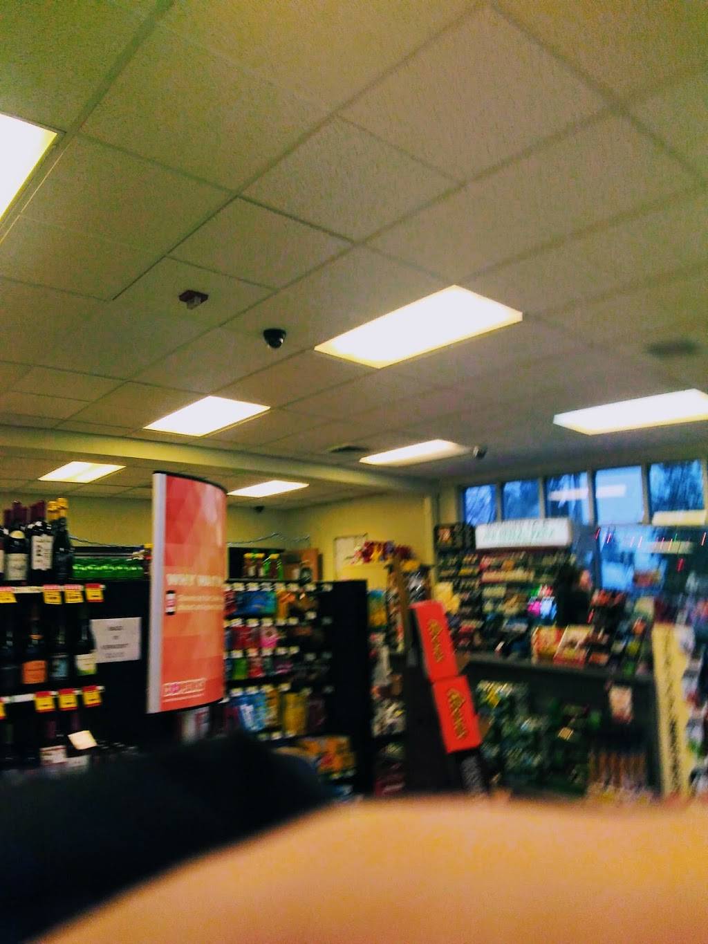 Dunkin | bakery | 16 Court St, Middlebury, VT 05753, USA | 8023889300 OR +1 802-388-9300