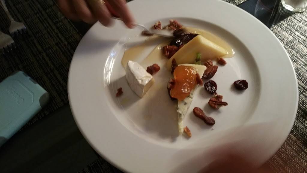 54 Main Bistro | restaurant | 54 Main St, Hobart, IN 46342, USA | 2199472817 OR +1 219-947-2817