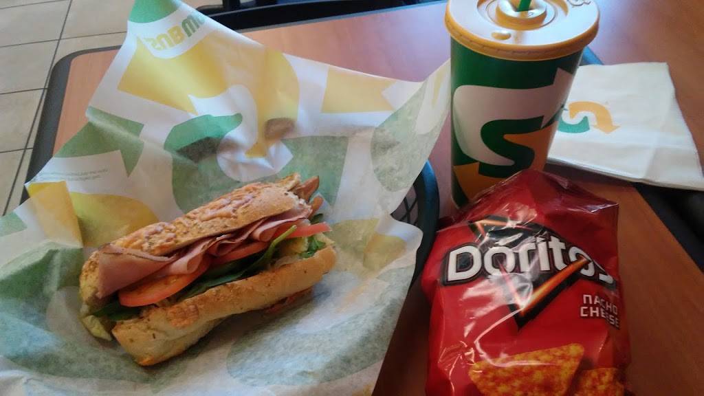 Subway | meal takeaway | 8201 Golf Course Rd NW, Albuquerque, NM 87120, USA | 5058909739 OR +1 505-890-9739