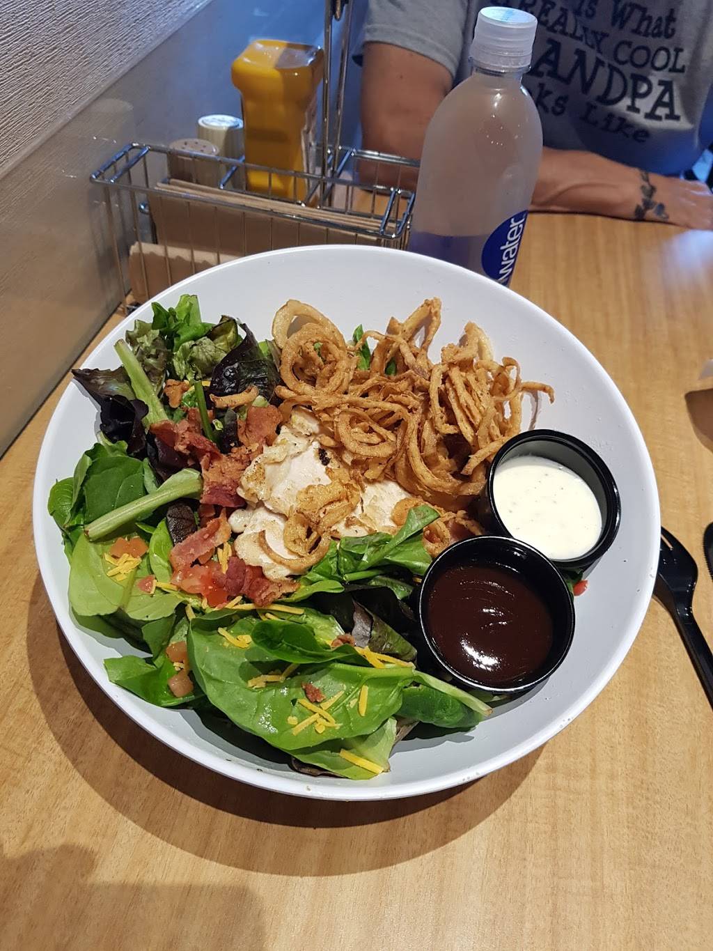 Smashburger | restaurant | 1298 Worcester St, Natick, MA 01760, USA | 5087200744 OR +1 508-720-0744