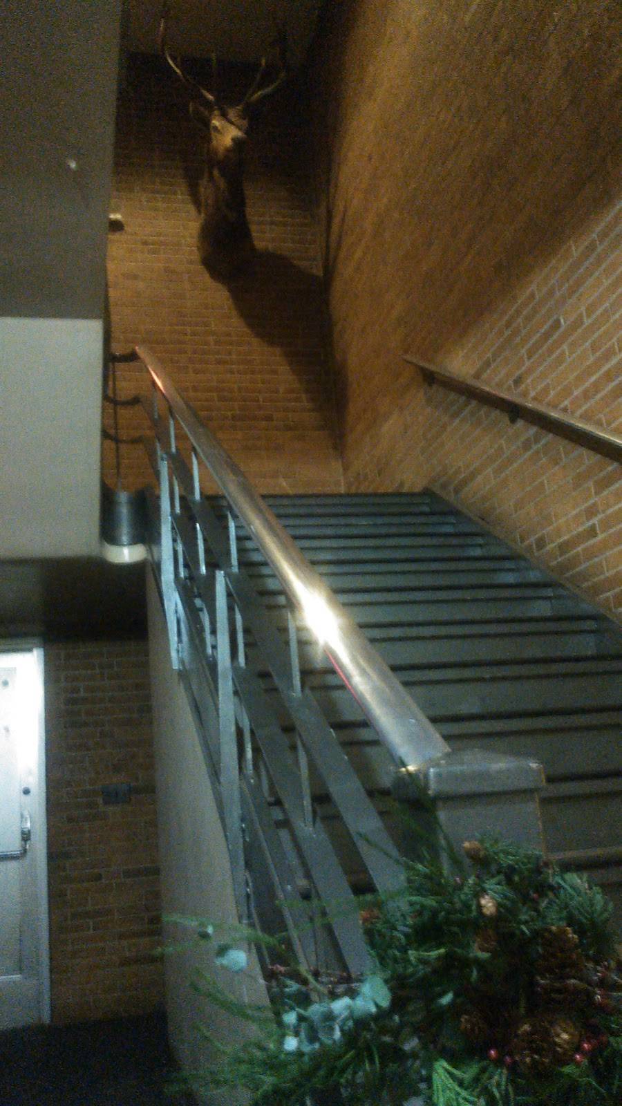 Elks Lodge #623 | restaurant | 720 6th St, Charleston, IL 61920, USA | 2173452646 OR +1 217-345-2646