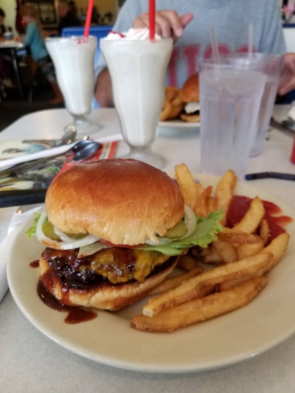 Cheshire Kitchen | restaurant | 2162 Plainfield Ave NE, Grand Rapids, MI 49505, USA | 6166352713 OR +1 616-635-2713