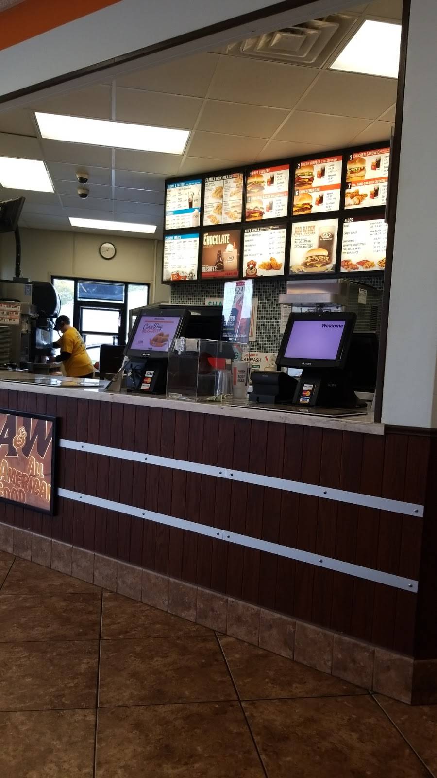 A&W Restaurant | restaurant | 3630 Riverside Dr, Green Bay, WI 54301, USA | 9203470314 OR +1 920-347-0314