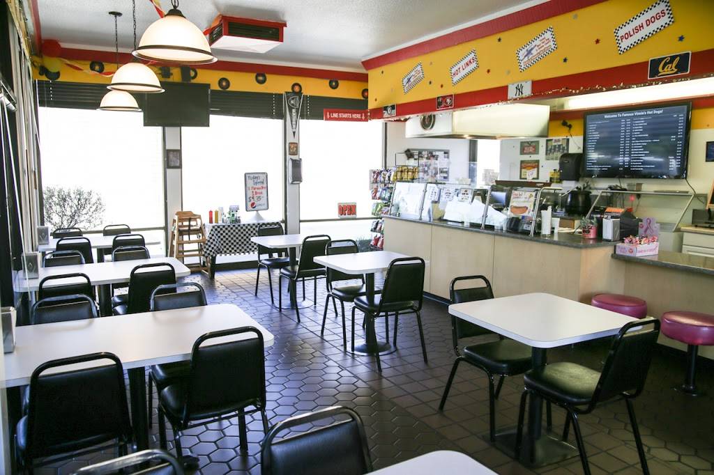 Famous Vinnies Hot Dogs | restaurant | 1708 W Texas St, Fairfield, CA 94533, USA | 7073841311 OR +1 707-384-1311