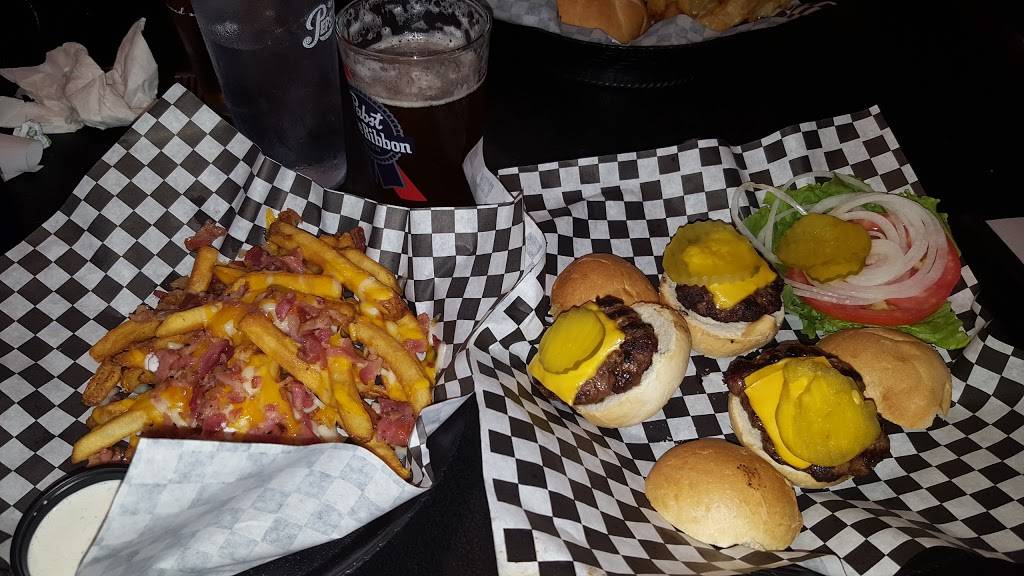 Abbey Road Tavern & Grill | restaurant | 1195 W Chatham St, Cary, NC 27513, USA | 9194814434 OR +1 919-481-4434