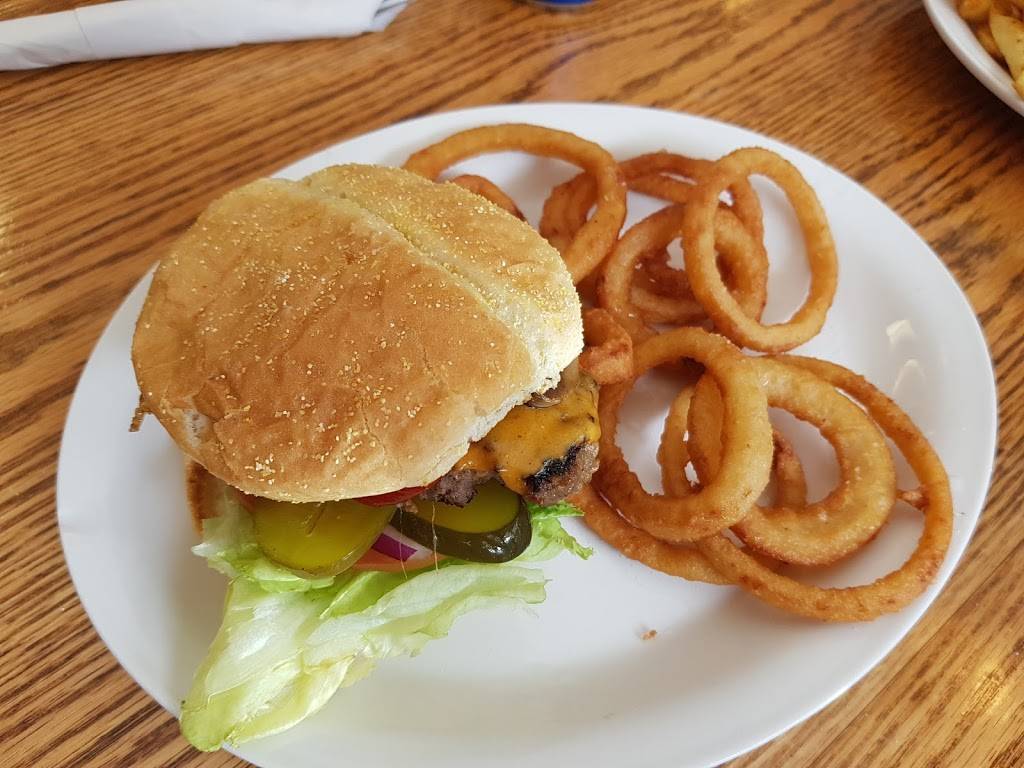 Nicholls Oval Restaurant | restaurant | 116 Parkhill Rd E, Peterborough, ON K9H 1R1, Canada | 7057490001 OR +1 705-749-0001