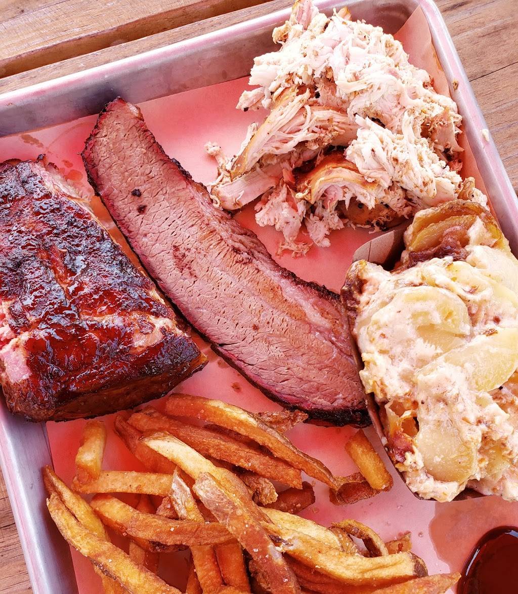 Dukes BBQ Shack | restaurant | 100 Ash St, Wentzville, MO 63385, USA | 6368569227 OR +1 636-856-9227