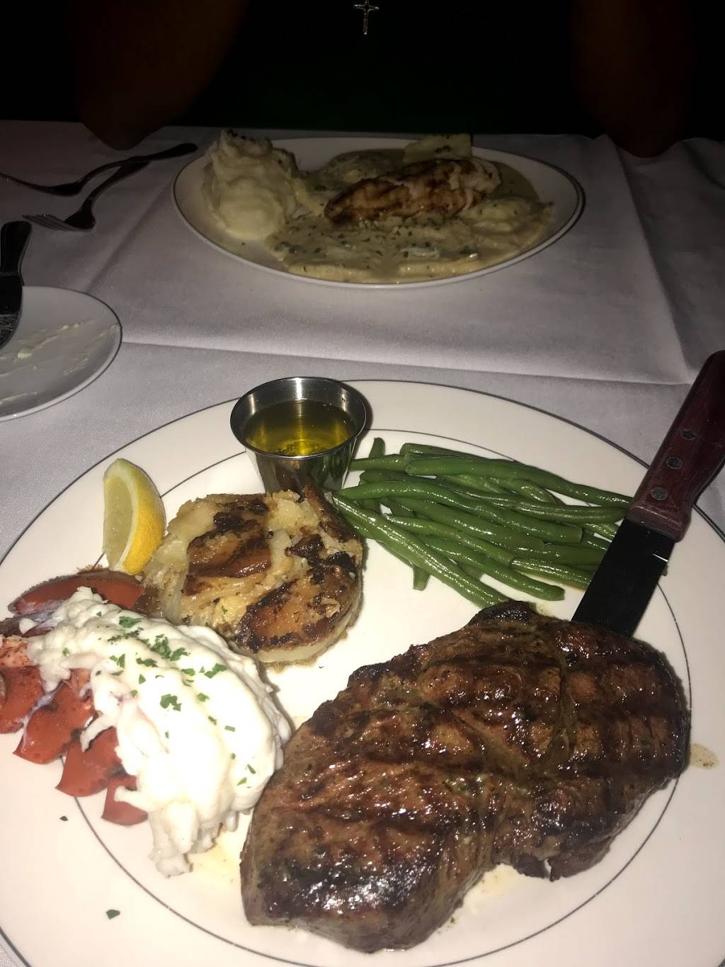 Cranes Tavern & Steakhouse | restaurant | 26 New Orleans Rd, Hilton Head Island, SC 29928, USA | 8433412333 OR +1 843-341-2333