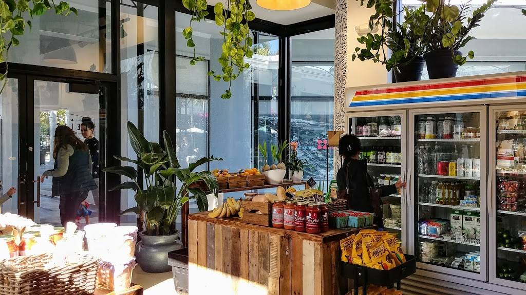 Celis Produce - Palm Beach | cafe | 340 Royal Poinciana Way c4, Palm Beach, FL 33480, USA | 5613286167 OR +1 561-328-6167