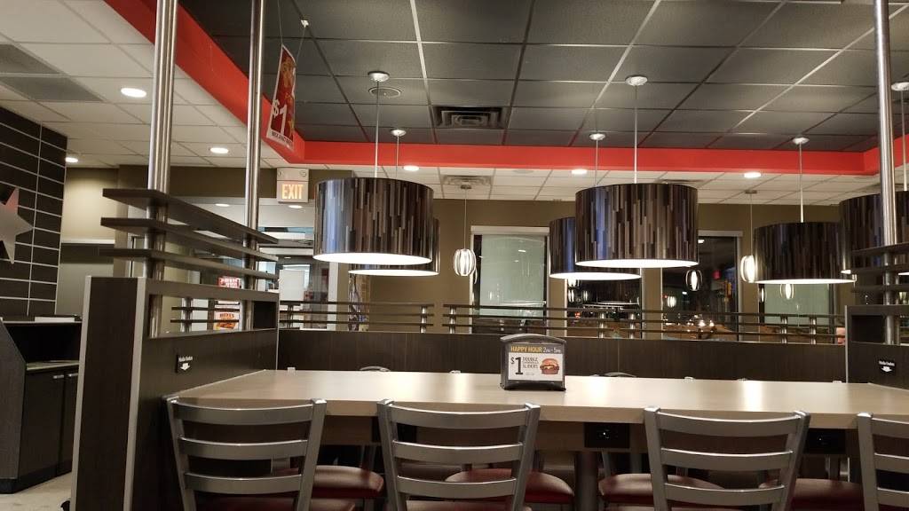 Hardees | restaurant | 2910 Golf Rd, Eau Claire, WI 54701, USA | 7158367490 OR +1 715-836-7490