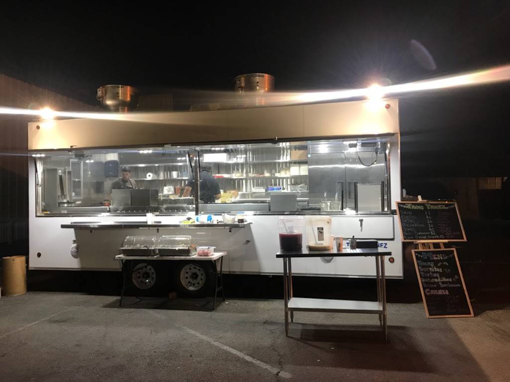 Tacos Yanez | restaurant | 536 E Cross Ave, Tulare, CA 93274, USA | 5597995871 OR +1 559-799-5871