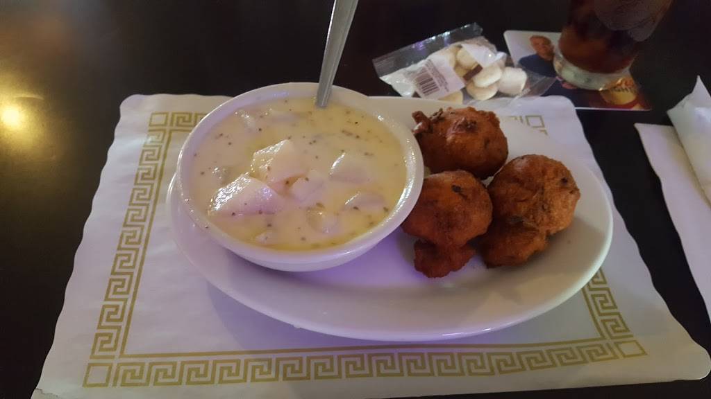 The Happy Clam Bar & Grill | restaurant | 378 Ocean Grove Ave, Swansea, MA 02777, USA | 5086463849 OR +1 508-646-3849