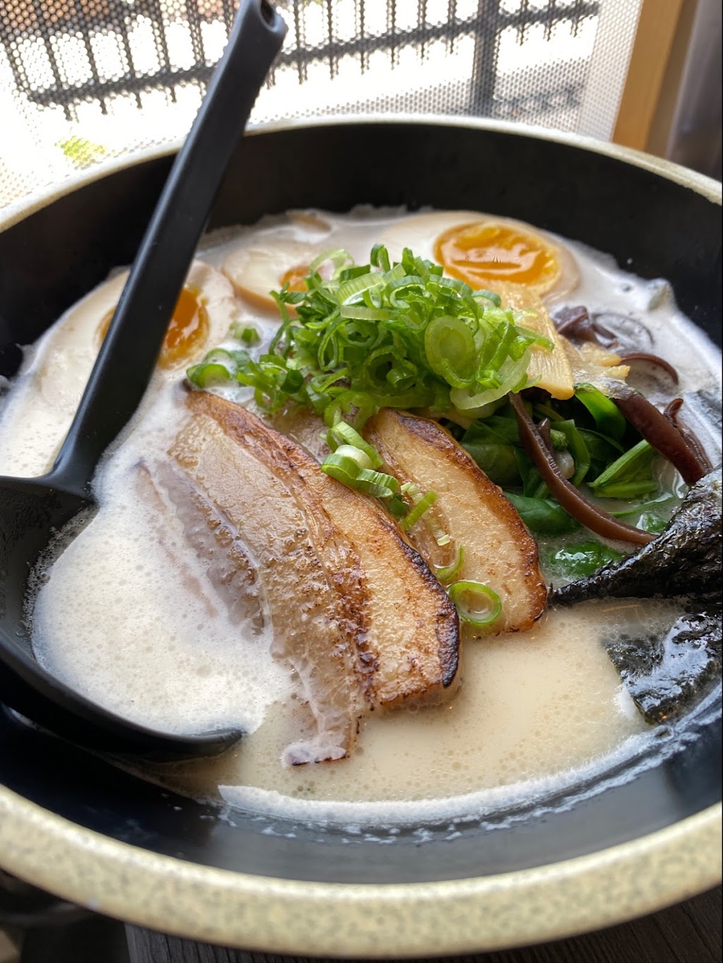 Susuru Ramen Bar | restaurant | 5179 Hollywood Blvd, Los Angeles, CA 90027, USA | 3235223652 OR +1 323-522-3652