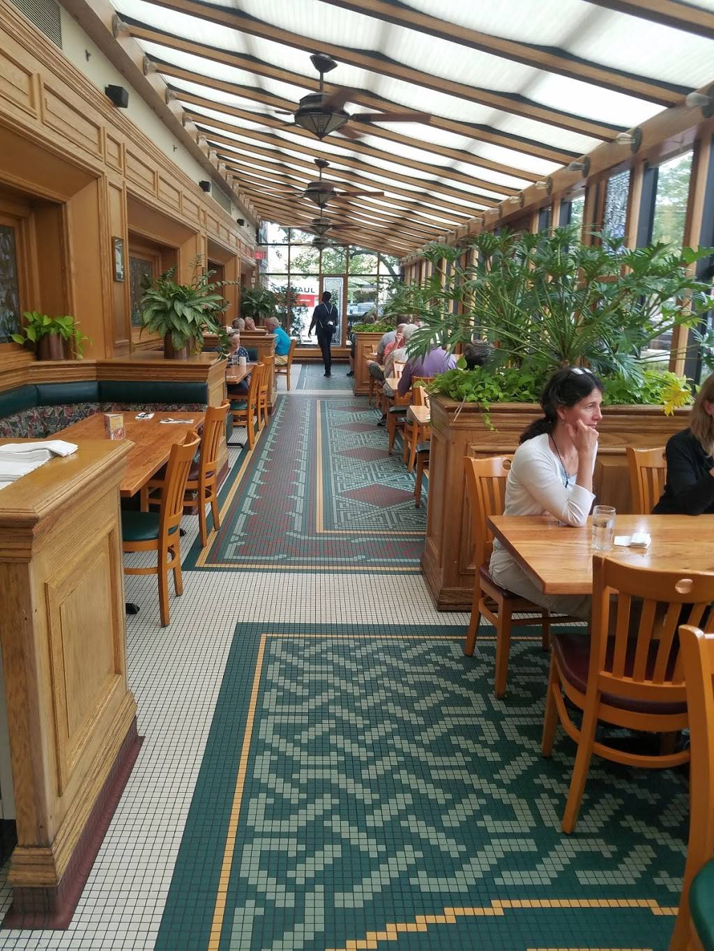 Walker Bros. Original Pancake House | bakery | 620 Central Ave, Highland Park, IL 60035, USA | 8474320660 OR +1 847-432-0660