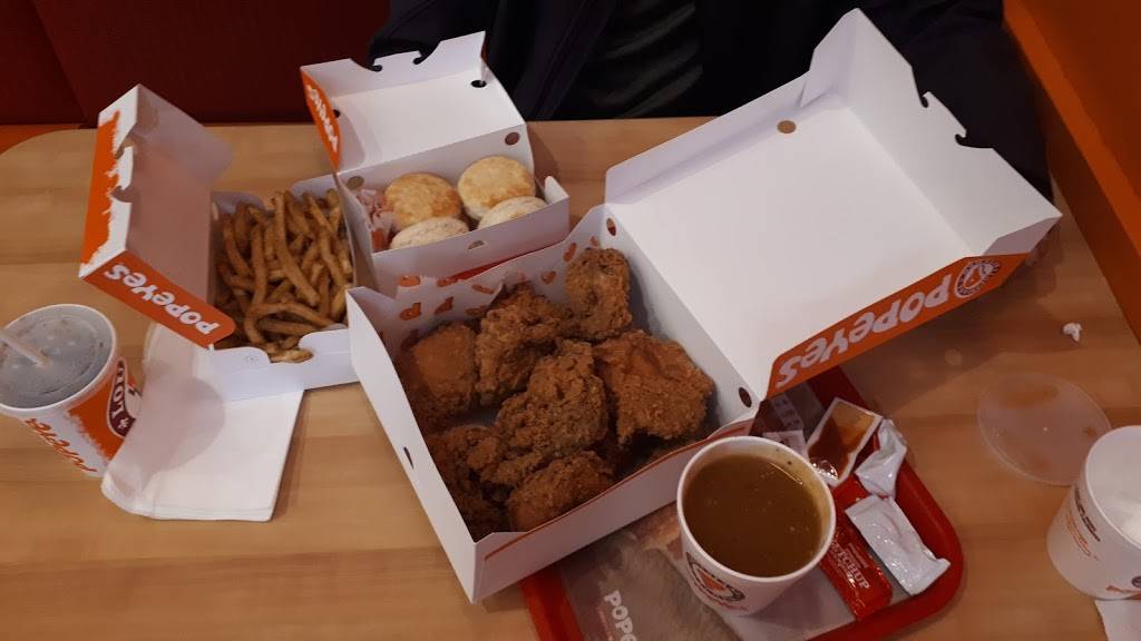 Popeyes louisiana kitchen | restaurant | 280 W Hunt Club Rd, Nepean, ON K2E 1A5, Canada | 6132250737 OR +1 613-225-0737
