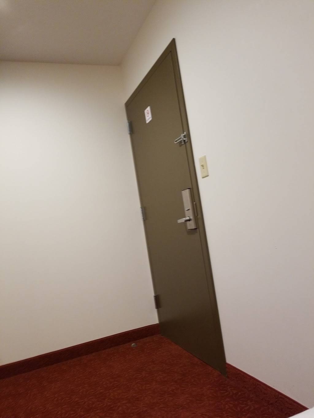 RiverBank Lodge | restaurant | 522 S 6th St, Petersburg, IL 62675, USA | 2176320202 OR +1 217-632-0202