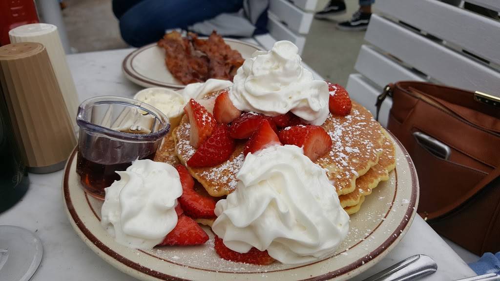 Harrys Coffee Shop | cafe | 7545 Girard Ave, La Jolla, CA 92037, USA | 8584547381 OR +1 858-454-7381