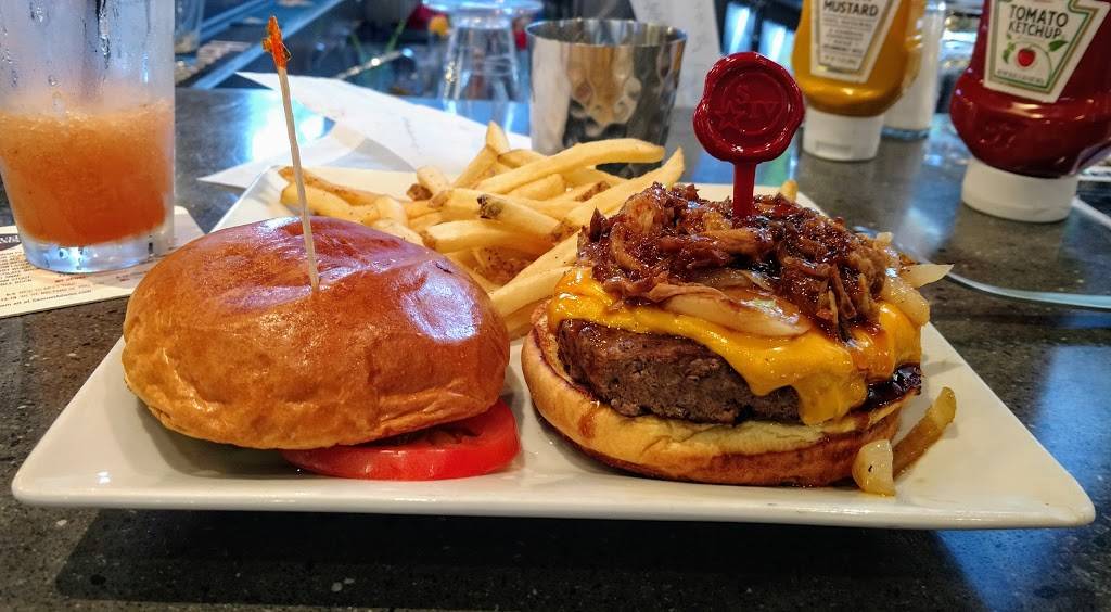 Dave & Busters | restaurant | 13857 Riverport Dr, Maryland Heights, MO 63043, USA | 3142098015 OR +1 314-209-8015