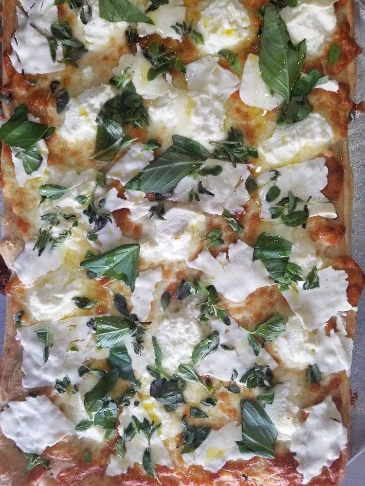 Grandmas Margherita Pizza & Pasta | restaurant | 3750 Broadway #2, New York, NY 10032, USA | 2123685133 OR +1 212-368-5133