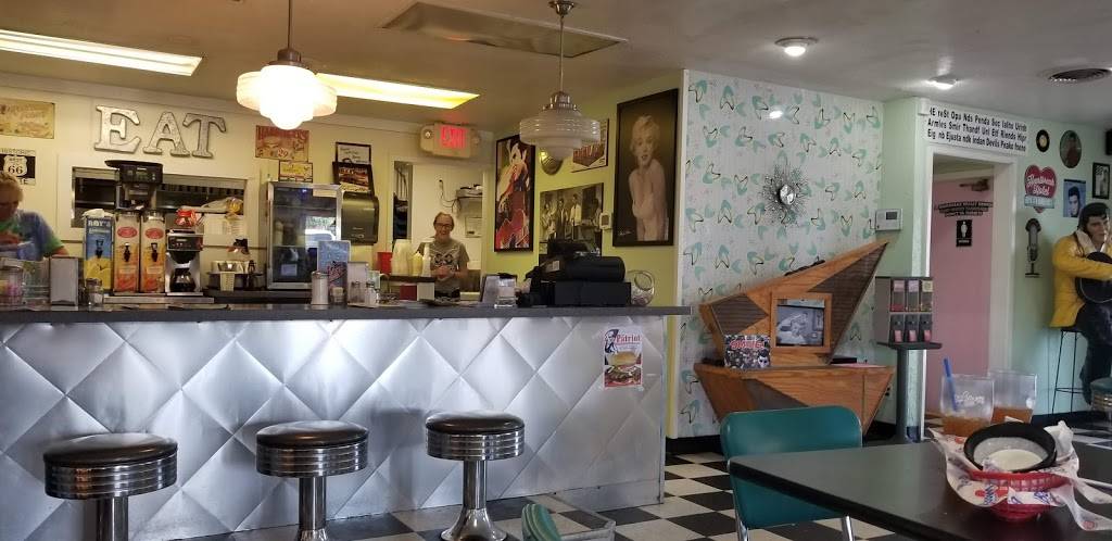 Boomarang Diner | restaurant | 6315 NW 39th Expy, Bethany, OK 73008, USA | 4054959100 OR +1 405-495-9100