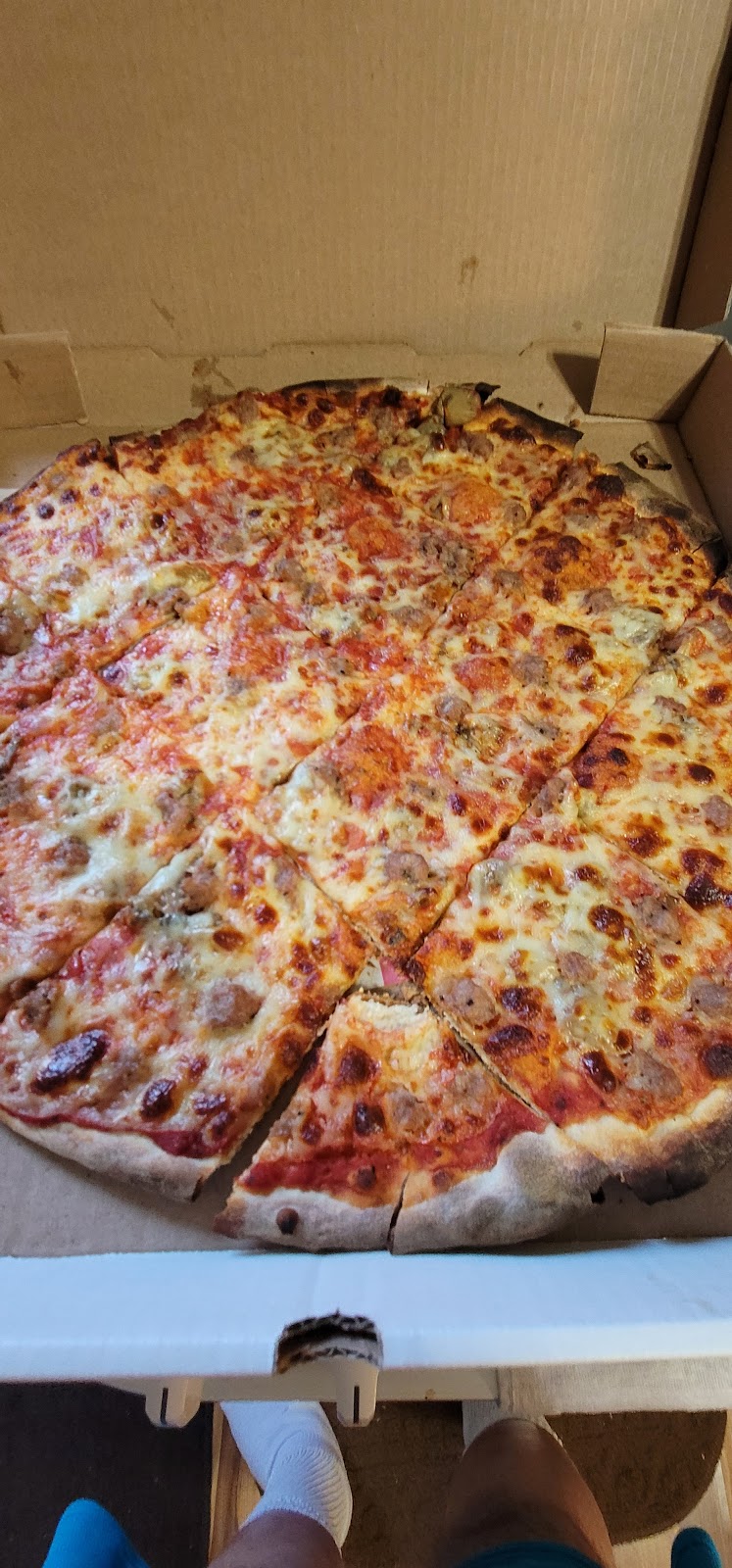 Cubbies on Main | restaurant | 1220 6th St, Nevada, IA 50201, USA | 5153822700 OR +1 515-382-2700