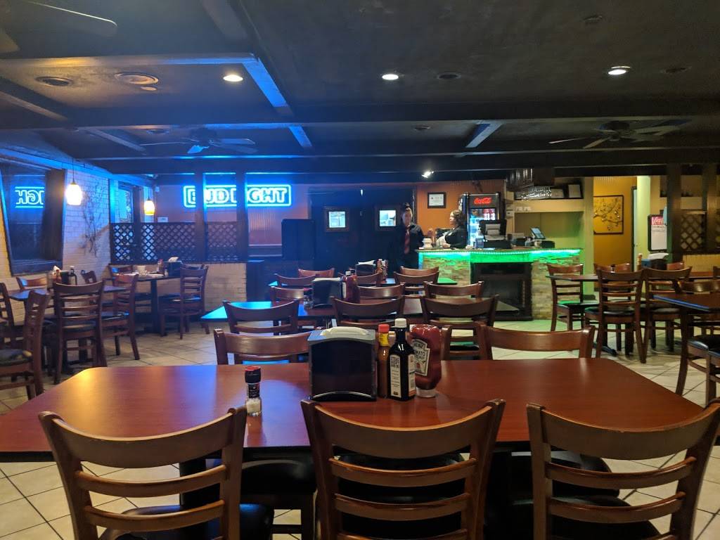 Christophers Steakhouse & Seafood | restaurant | 703 E Broad St, Elizabethtown, NC 28337, USA | 9102476206 OR +1 910-247-6206