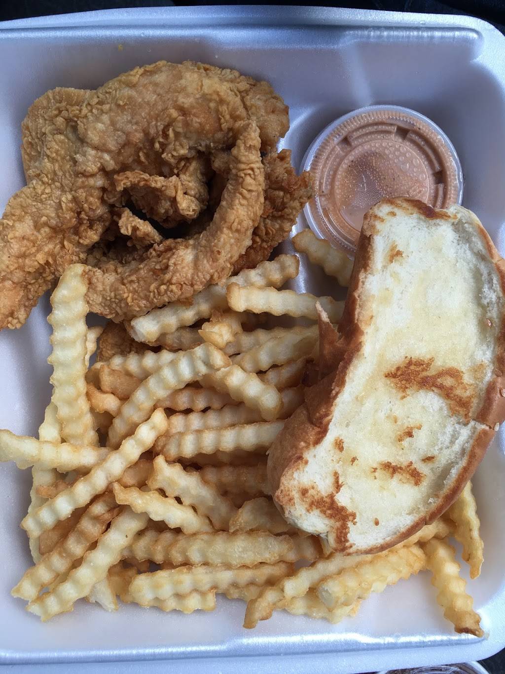 Raising Canes Chicken Fingers | meal takeaway | 5030 Greenville Ave, Dallas, TX 75206, USA | 2143606080 OR +1 214-360-6080