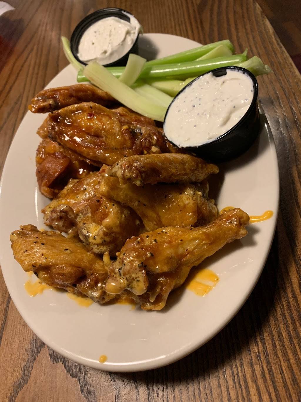 Wild Wing Cafe | cafe | 311 Jesse Jewell Pkwy, Gainesville, GA 30501, USA | 7705369177 OR +1 770-536-9177