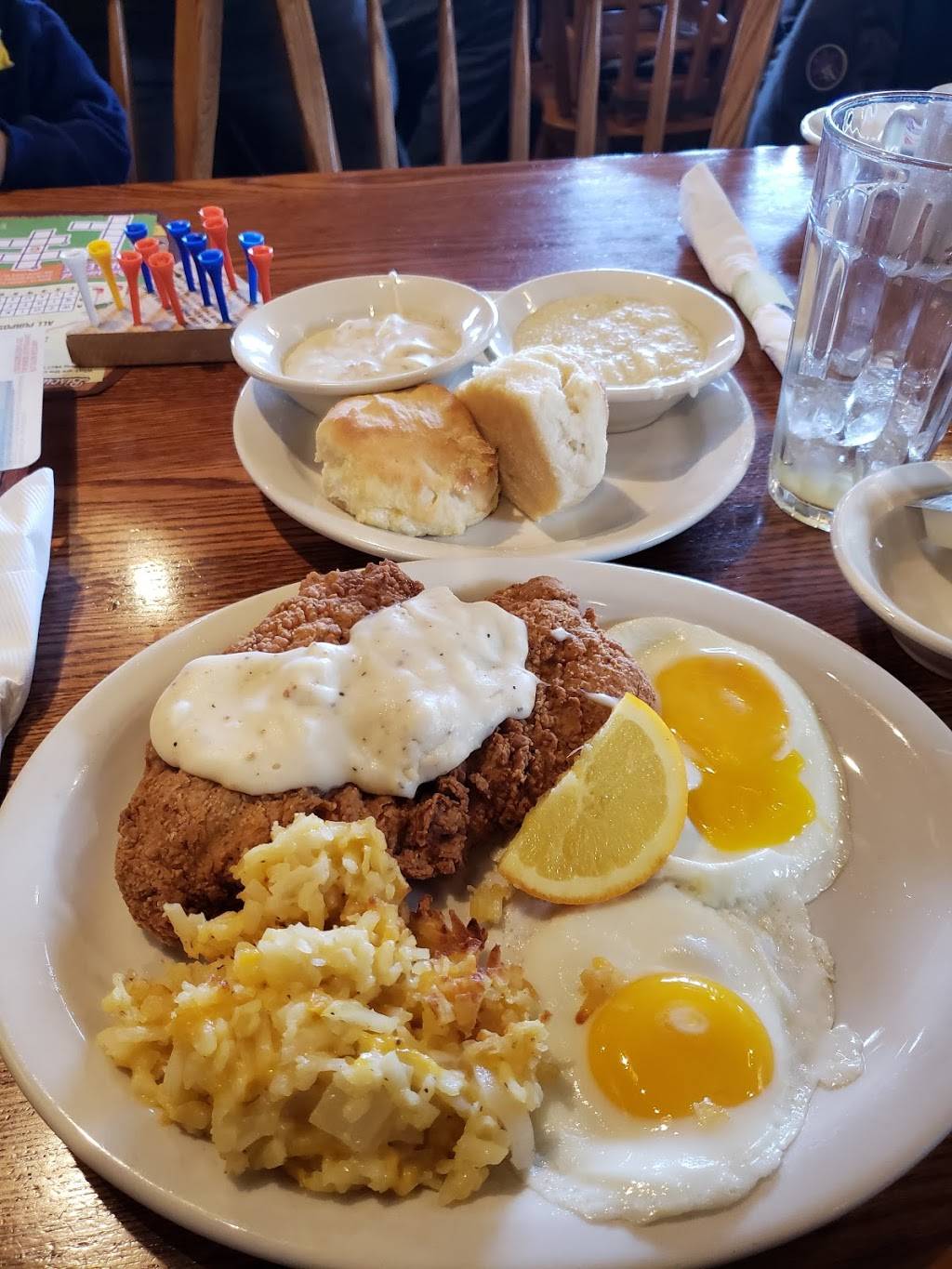 Cracker Barrel Old Country Store | restaurant | 4 Tower Way, Clifton Park, NY 12065, USA | 5183738156 OR +1 518-373-8156