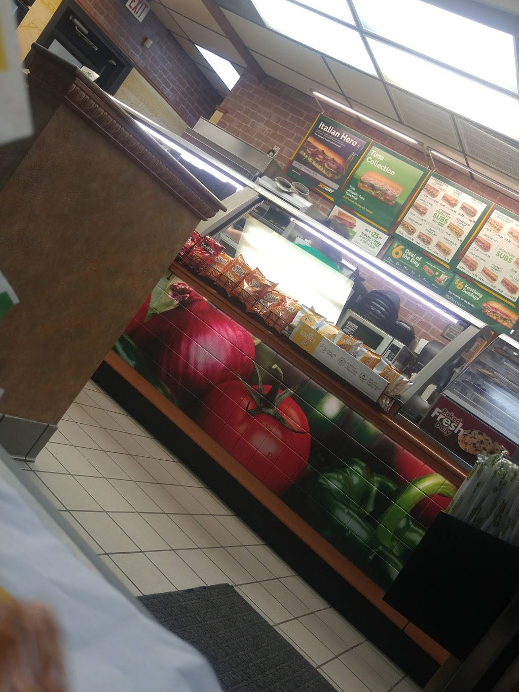 Subway | restaurant | 600 Industrial Dr, Monterey, TN 38574, USA | 9318396855 OR +1 931-839-6855