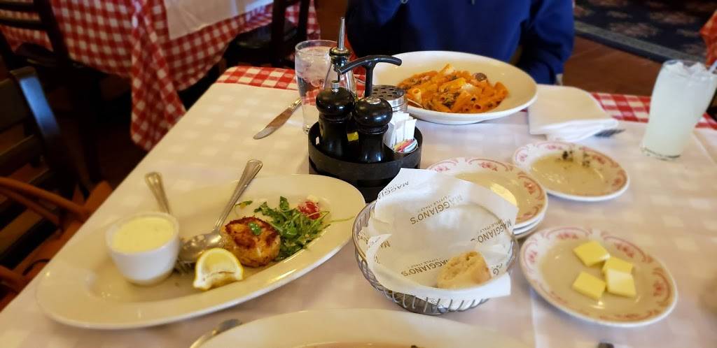 Maggianos Little Italy | restaurant | Fashion Mall, 3550 E 86th St, Indianapolis, IN 46240, USA | 3178140700 OR +1 317-814-0700
