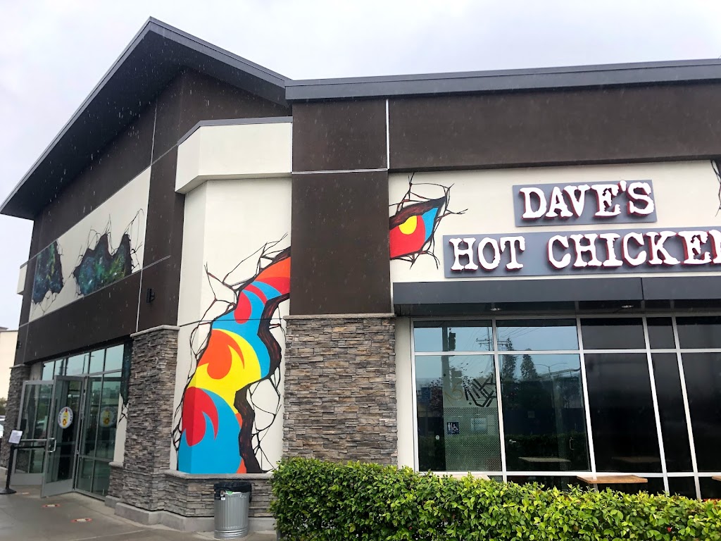 Daves Hot Chicken | restaurant | 110 Fletcher Pkwy Suite 101, El Cajon, CA 92020, USA | 8582585881 OR +1 858-258-5881